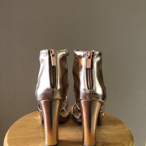 Meet your Posher, Katelyn - Picture 3 of 4